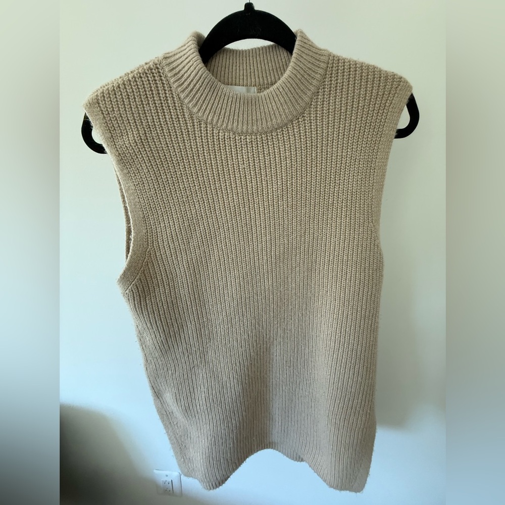 H&M Beige Knit Sleeveless Sweater Vest